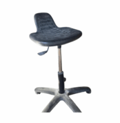 Chaise noire avec piston à gaz